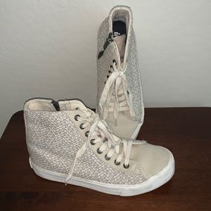 INKKAS SIZE 6 SUPER CUTE SHOES